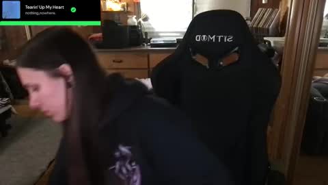 Snapshot of incognitoqueen chatting on 10.22.25 Carter online show from 10.22.25