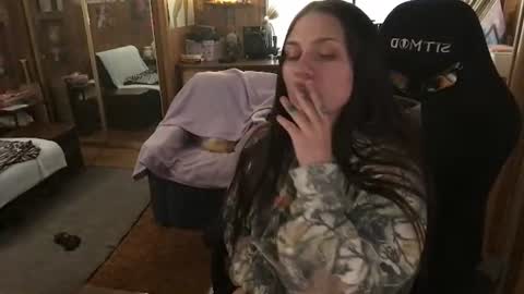 Snapshot of incognitoqueen chatting on 06.19.26 Carter online show from 06.19.26