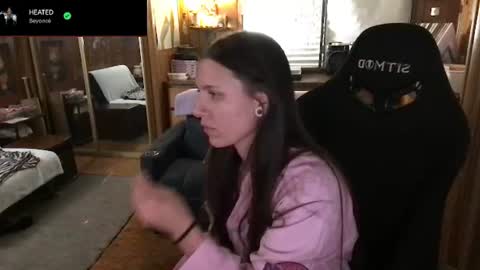 Snapshot of incognitoqueen chatting on 06.23.26 Carter online show from 06.23.26