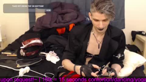 Snapshot of incubussy_x chatting on 01.09.25 Incubussy X online show from 01.09.25