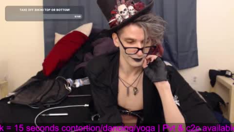 Snapshot of incubussy_x chatting on 01.09.25 Incubussy X online show from 01.09.25