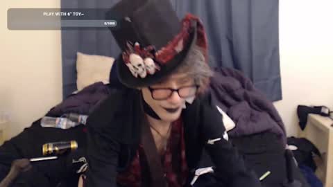 Snapshot of incubussy_x chatting on 01.10.25 Incubussy X online show from 01.10.25