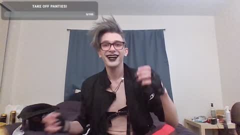 Snapshot of incubussy_x chatting on 01.15.25 Incubussy X online show from 01.15.25