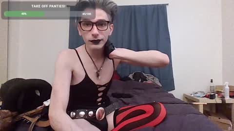 Snapshot of incubussy_x chatting on 01.15.25 Incubussy X online show from 01.15.25