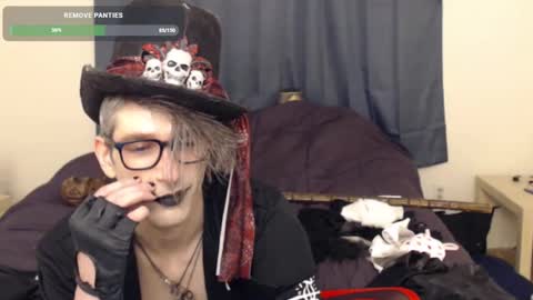 Snapshot of incubussy_x chatting on 02.09.25 Incubussy X online show from 02.09.25