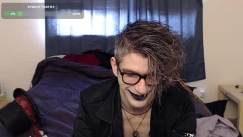 Snapshot of incubussy_x chatting on 02.12.25 Incubussy X online show from 02.12.25
