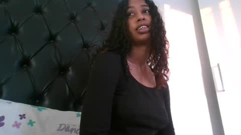 Snapshot of indanbella19 chatting on 06.25.26 indanbella19 online show from 06.25.26