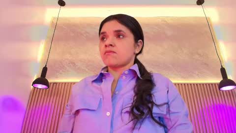 Indi Catalina online show from 10.03.25