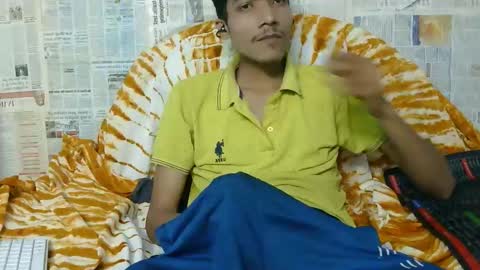 Snapshot of indian_bengali_boy chatting on 02.14.26 Suman Leo online show from 02.14.26
