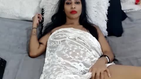 Jazmin online show from 04.12.26