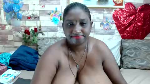 Snapshot of indianblue3 chatting on 02.05.25 tracy online show from 02.05.25