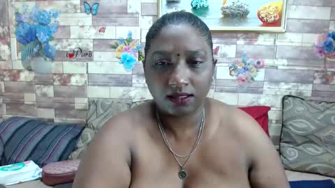 Snapshot of indianblue3 chatting on 10.10.25 tracy online show from 10.10.25