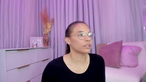 Snapshot of indiancutie_ chatting on 03.06.25 MIA online show from 03.06.25