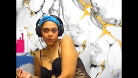Snapshot of indiandesire4u69 chatting on 05.25.26 Lia online show from 05.25.26