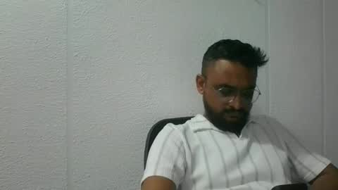 Snapshot of indianlover1433 chatting on 09.25.25 Indian lover online show from 09.25.25