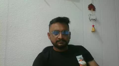 Snapshot of indianlover1433 chatting on 10.23.25 Indian lover online show from 10.23.25