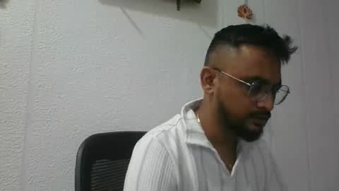 Snapshot of indianlover1433 chatting on 11.05.25 Indian lover online show from 11.05.25