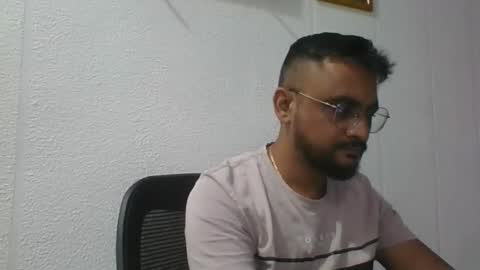 Snapshot of indianlover1433 chatting on 11.07.25 Indian lover online show from 11.07.25