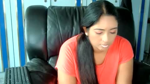 Snapshot of indianplaygal69 chatting on 12.19.24 Indianpalgal69 online show from 12.19.24