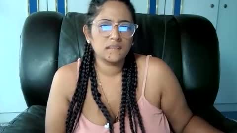 Snapshot of indianplaygal69 chatting on 02.24.25 Indianpalgal69 online show from 02.24.25