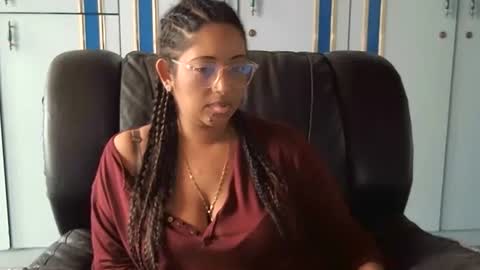 Snapshot of indianplaygal69 chatting on 02.25.25 Indianpalgal69 online show from 02.25.25