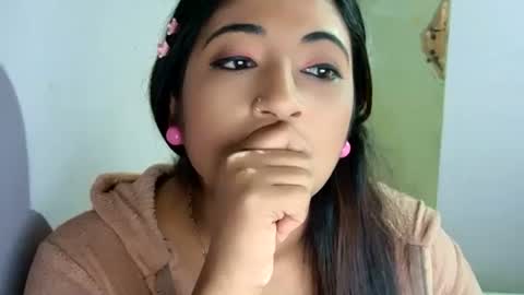 Snapshot of indianplaygal69 chatting on 10.15.25 Indianpalgal69 online show from 10.15.25