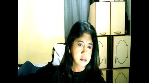 Snapshot of indianpleasures21 chatting on 05.27.26 indianpleasures21 online show from 05.27.26