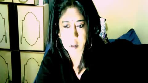 Snapshot of indianpleasures21 chatting on 07.05.26 indianpleasures21 online show from 07.05.26