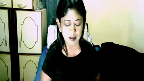 Snapshot of indianpleasures21 chatting on 07.25.26 indianpleasures21 online show from 07.25.26