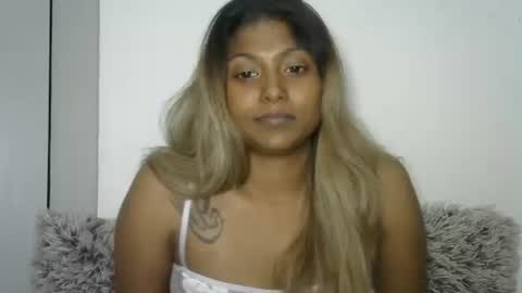 indianqtpie6 online show from 09.24.25