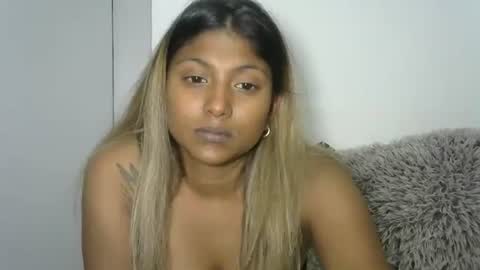 indianqtpie6 online show from 10.17.25