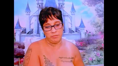 Snapshot of indianroxy07 chatting on 02.14.25 roxy online show from 02.14.25