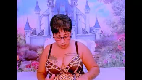 Snapshot of indianroxy07 chatting on 02.18.25 roxy online show from 02.18.25