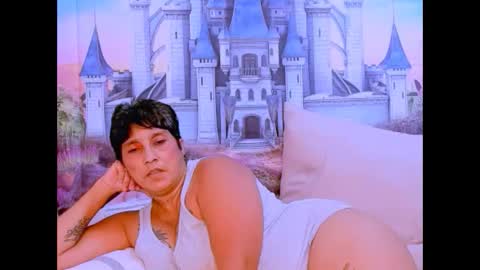 Snapshot of indianroxy07 chatting on 03.08.25 roxy online show from 03.08.25