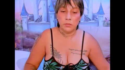 Snapshot of indianroxy07 chatting on 09.14.25 roxy online show from 09.14.25