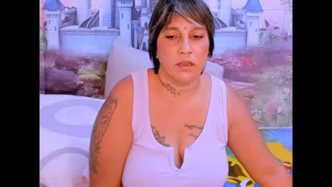 Snapshot of indianroxy07 chatting on 09.24.25 roxy online show from 09.24.25