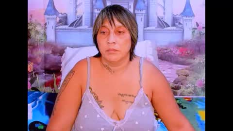 Snapshot of indianroxy07 chatting on 10.01.25 roxy online show from 10.01.25