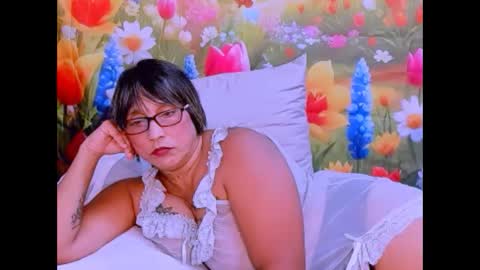 Snapshot of indianroxy07 chatting on 10.08.25 roxy online show from 10.08.25