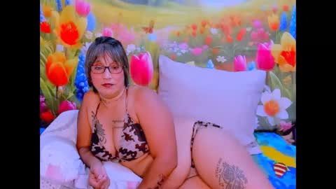 Snapshot of indianroxy07 chatting on 10.17.25 roxy online show from 10.17.25