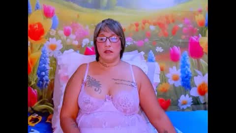 Snapshot of indianroxy07 chatting on 11.05.25 roxy online show from 11.05.25