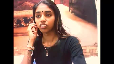Snapshot of indiansexyslender4u2luv chatting on 10.09.25 indiansexyslender4u2luv online show from 10.09.25