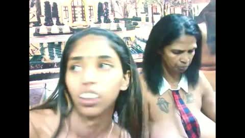 Snapshot of indiansexyslender4u2luv chatting on 10.22.25 indiansexyslender4u2luv online show from 10.22.25