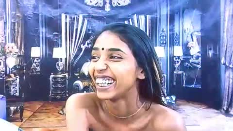 Snapshot of indiansexyslender4u2luv chatting on 10.29.25 indiansexyslender4u2luv online show from 10.29.25