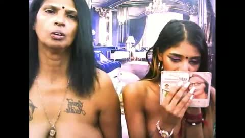 Snapshot of indiansexyslender4u2luv chatting on 11.06.25 indiansexyslender4u2luv online show from 11.06.25