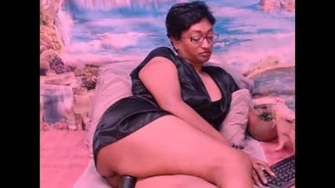 Snapshot of indianspicy69 chatting on 01.14.25 Shreya online show from 01.14.25