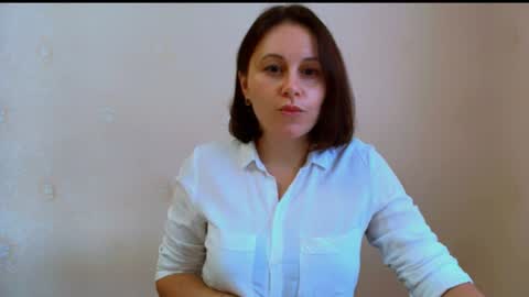 Snapshot of inessa_beauty chatting on 06.28.26 Inessa online show from 06.28.26