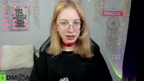 Mia online show from 04.04.26