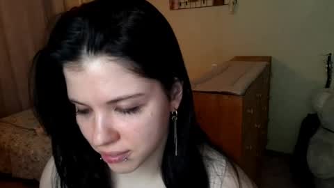 Mia online show from 04.13.26