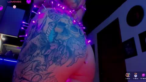 Snapshot of ink_demon chatting on 11.14.25 demon online show from 11.14.25