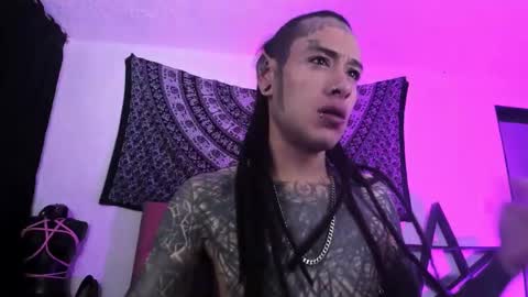 Snapshot of ink_u_buzz chatting on 12.26.24 Dani online show from 12.26.24